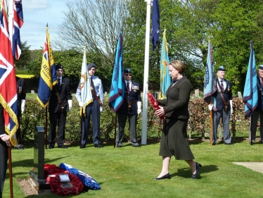 AMT laying wreath